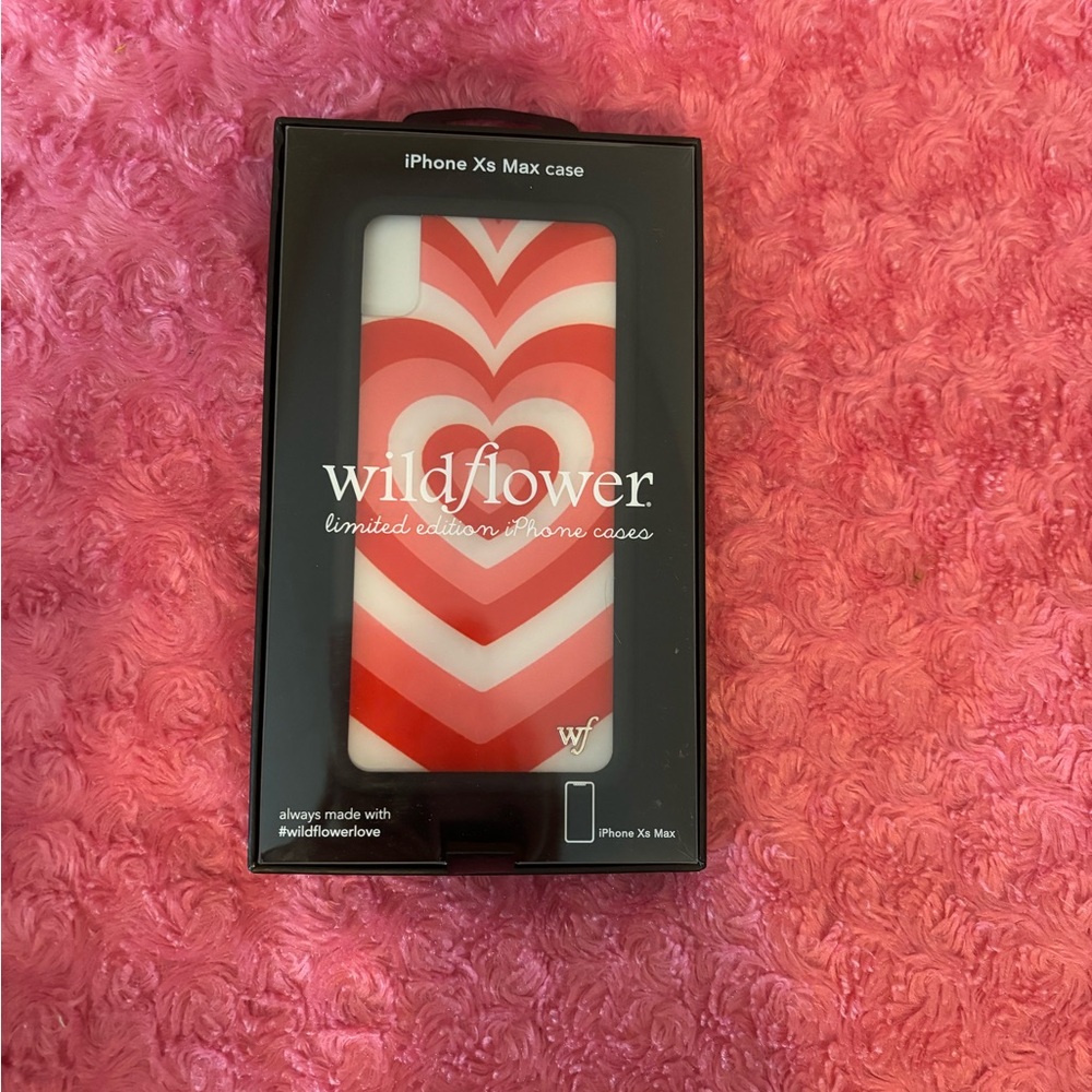 Wildflowers iPhone Xs Max Case - Red and White Heart Pattern